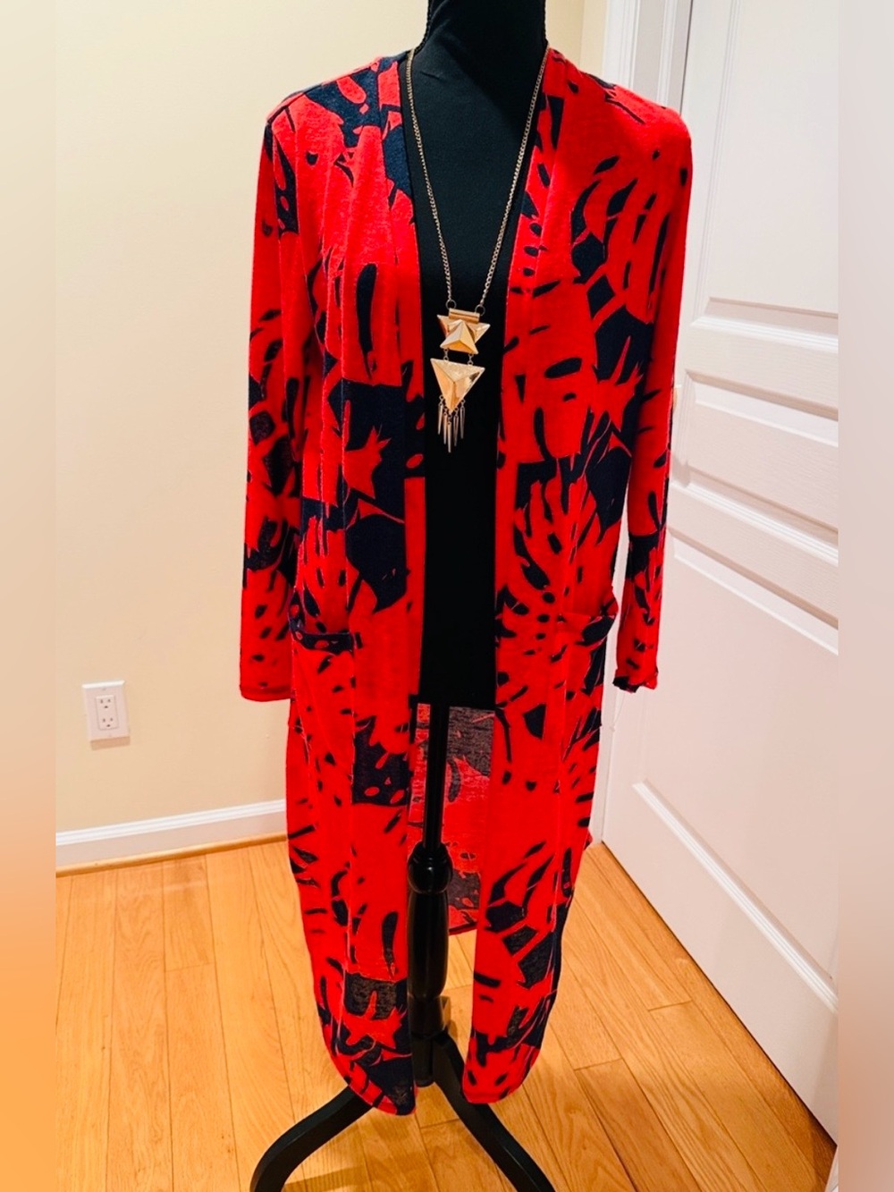 G by Giuliana Red and Navy Open-Front Knit Cardigan